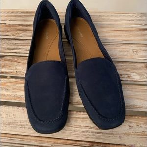 Easy Spirit sueded blue loafer, size 9.5 N